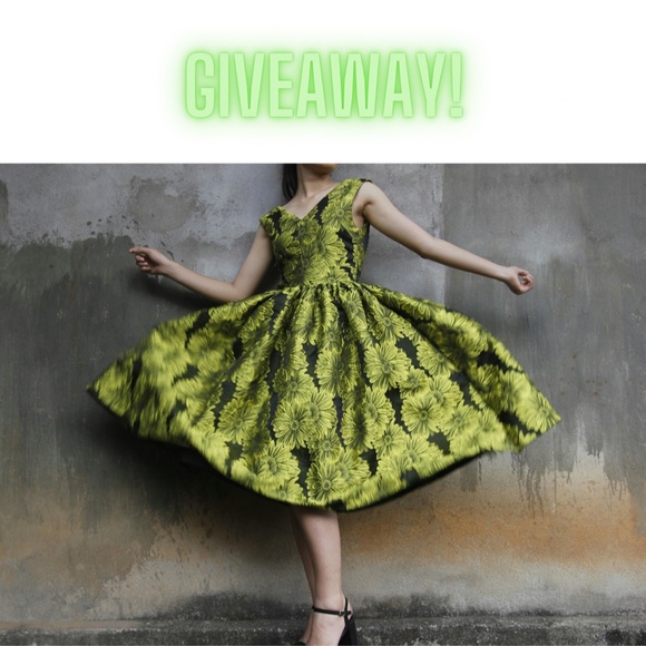 8/31 POSH PARTY LIVE GIVEAWAY! - Picture 2 of 10